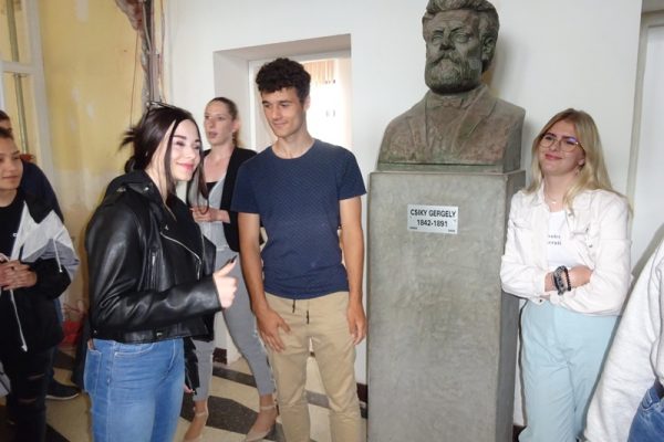 Az aradi diákok beszélnek névadójukról