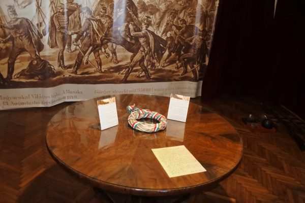 Az asztal, amelyen a világosi fegyverletételt aláírták