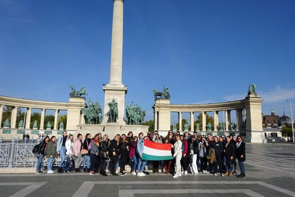 Hunyadi a Hősök terén