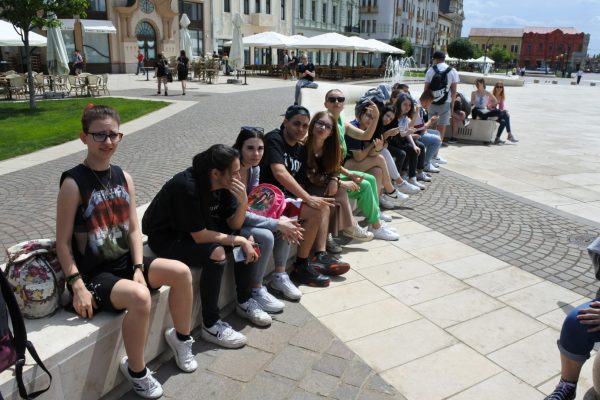 Nagyvárad - a Fekete Sas palota előtt